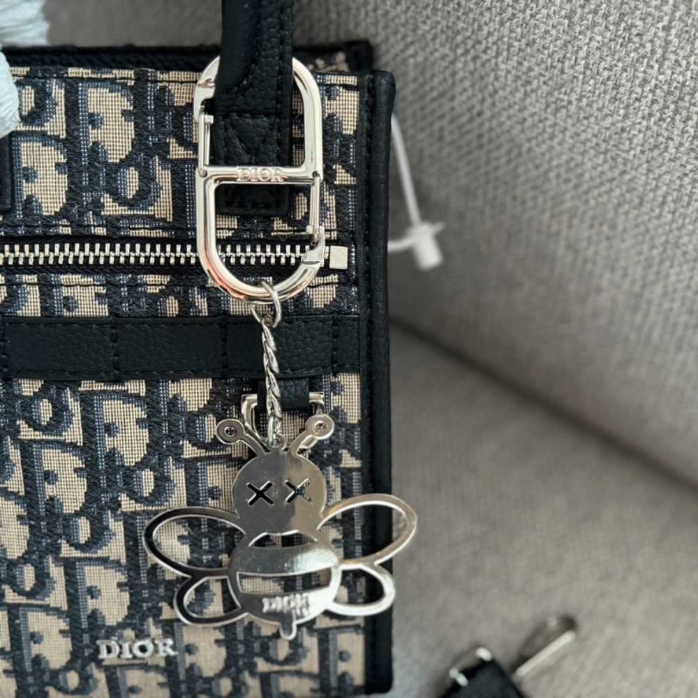 DIOR SAFARI NORTH SOUTH MINI TOTE BAG BEIGE AND BLACK 14CM 2ESWS017YKY H27E - Image 3