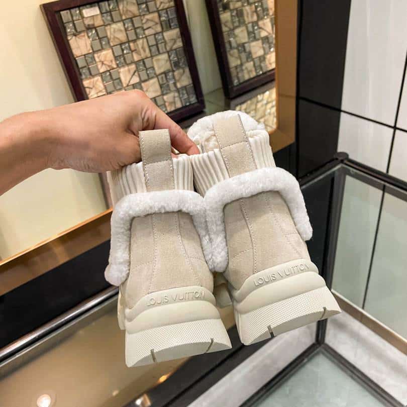 Alternative view of LOUIS VUITTON RUBY FLAT BOOTS SUEDE CALFSKIN AND SHEARLING BEIGE 1AGWGB