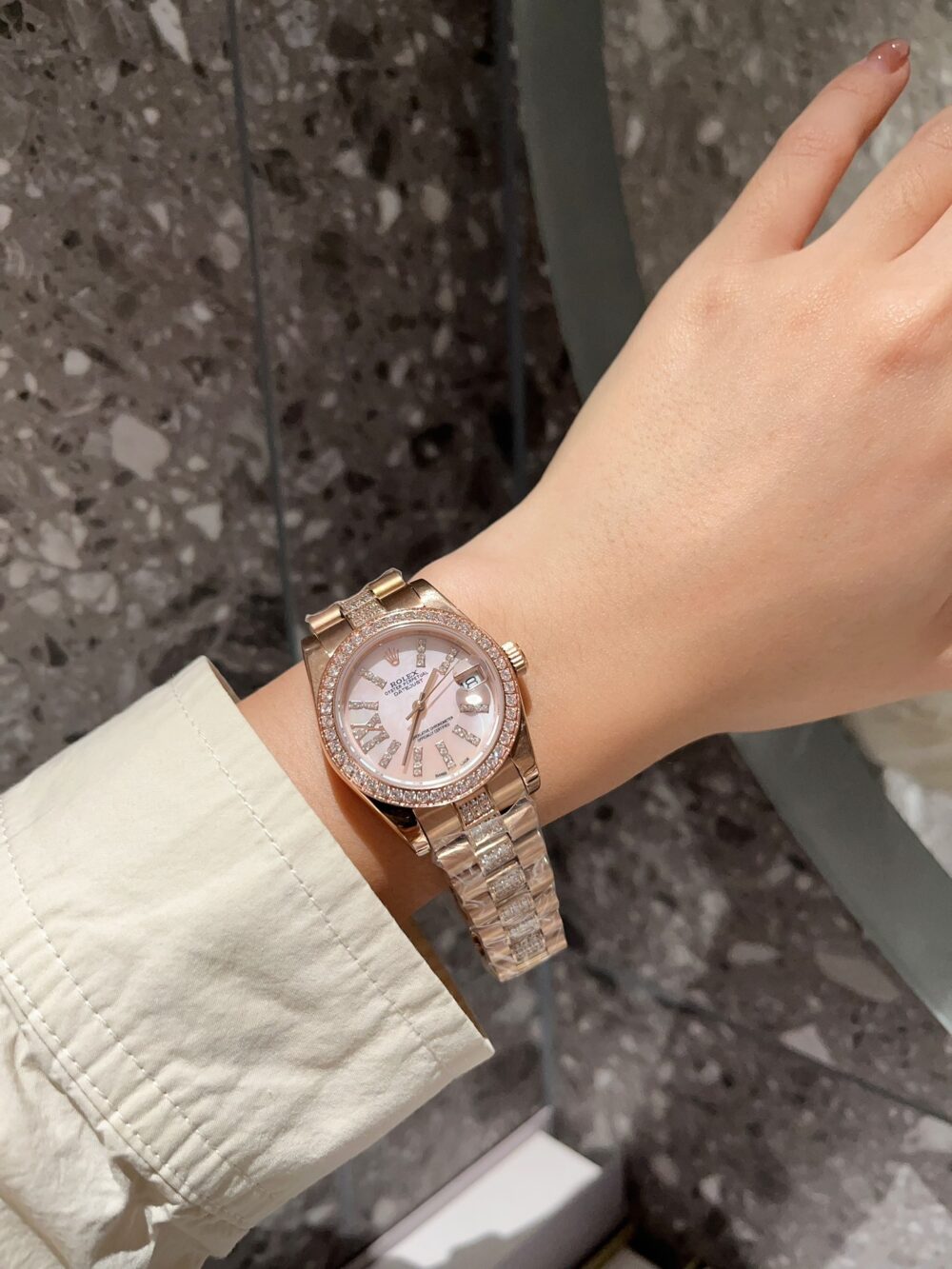 ROLEX DATEJUST DIAMOND IN ROSE GOLD WITH PINK DIAL 31MM - Image 4