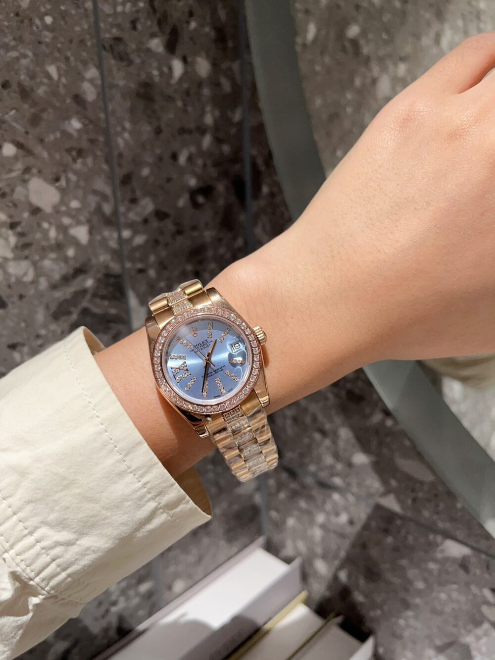 ROLEX DATEJUST DIAMOND IN ROSE GOLD WITH BLUE DIAL 31MM - Image 3