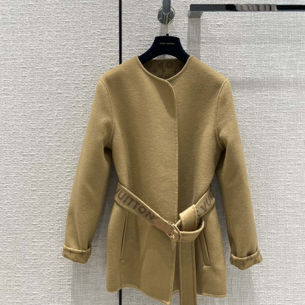 Alternative view of LOUIS VUITTON SIGNATURE SHORT DOUBLE FACE WRAP COAT