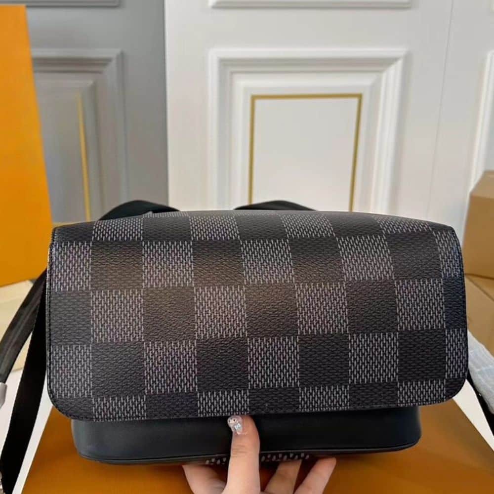 LOUIS VUITTON EXCELLENT CAMPUS BACKPACK BLACK AND GRAY 29CM - Image 4