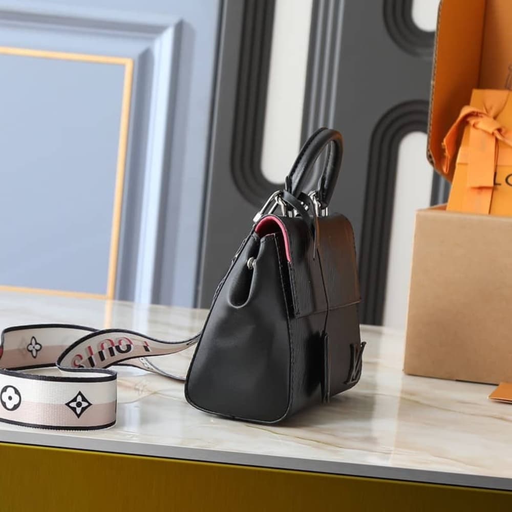 LOUIS VUITTON CLUNY MINI EPI LEATHER BLACK 20CM M58925 - Image 3