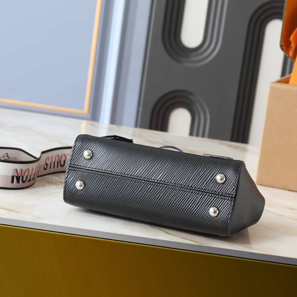 LOUIS VUITTON CLUNY MINI EPI LEATHER BLACK 20CM M58925 - Image 5