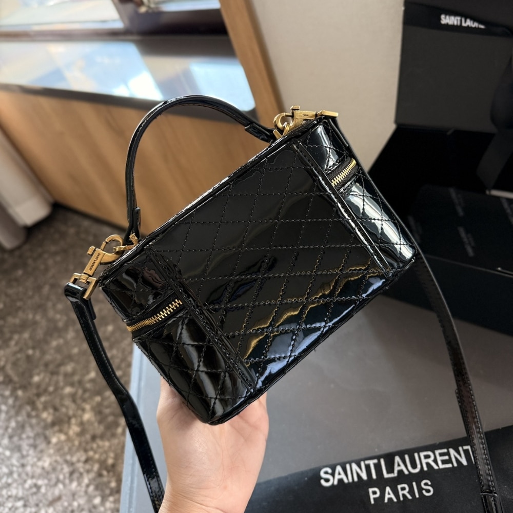 SAINT LAURENT GANY VANITY BAG IN PATENT LEATHER BLACK 19CM - Image 5