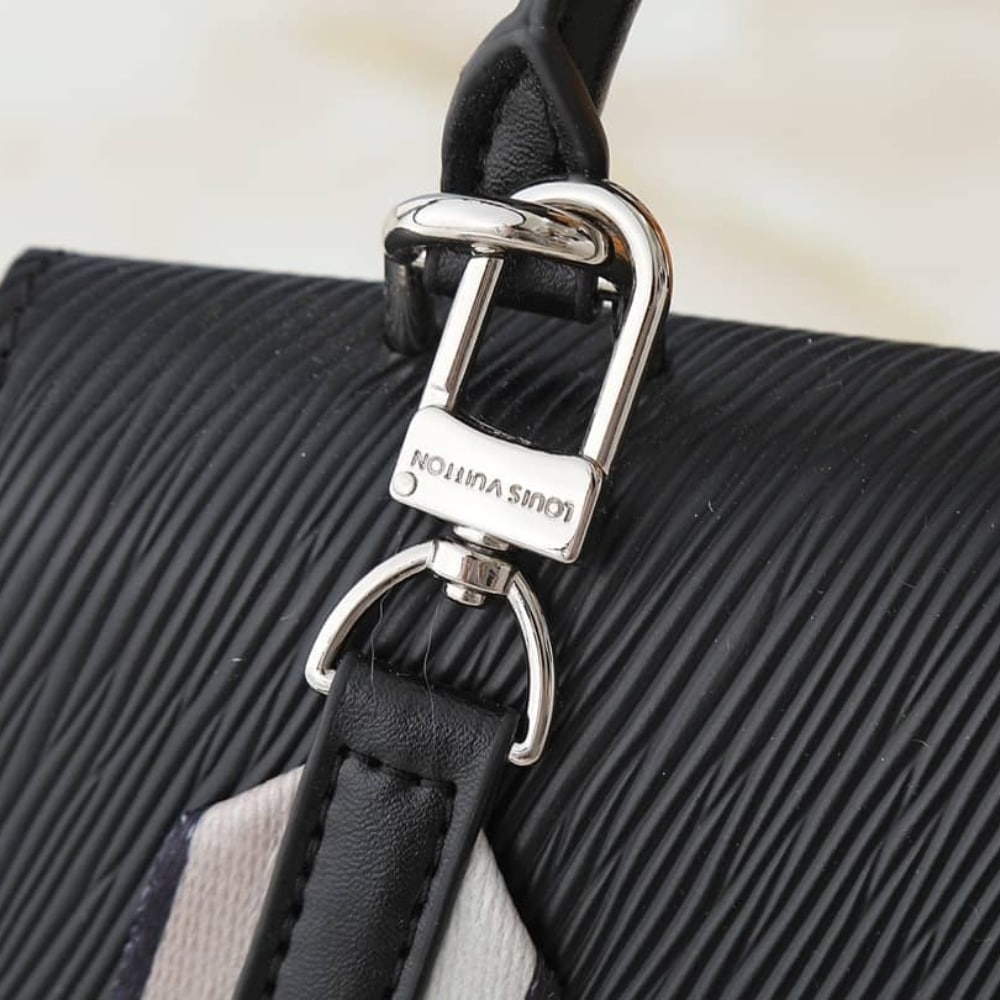 LOUIS VUITTON CLUNY MINI EPI LEATHER BLACK 20CM M58925 - Image 7