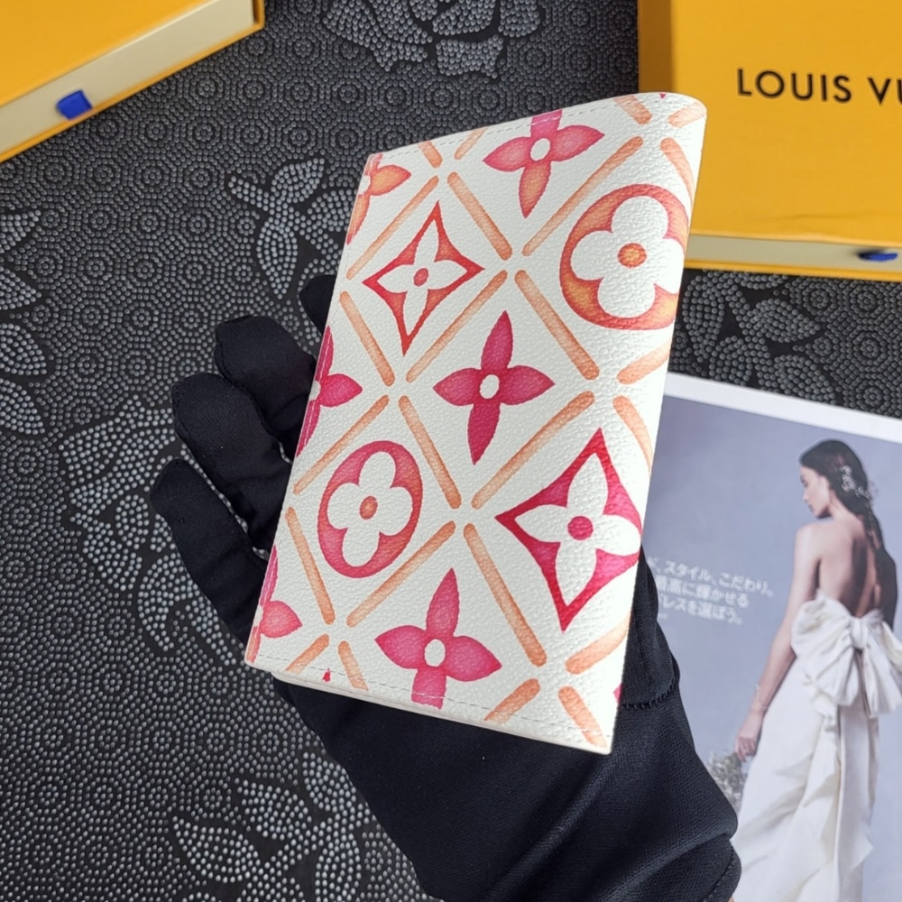 LOUIS VUITTON LV BY THE POOL PASSPORT COVER WALLET CORAL 14CM - Image 6
