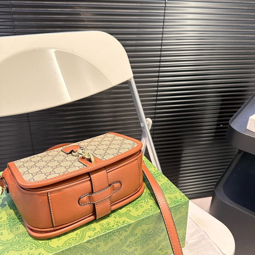 GUCCI GG EMBLEM MINI SHOULDER BAG BEIGE AND DARK BROWN 20CM 815211 FAD6L 9758 - Image 3
