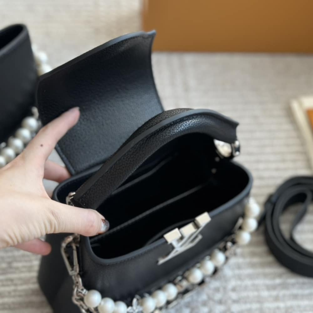 LOUIS VUITTON CAPUCINES MINI BAG BLACK 20CM M11908 - Image 4