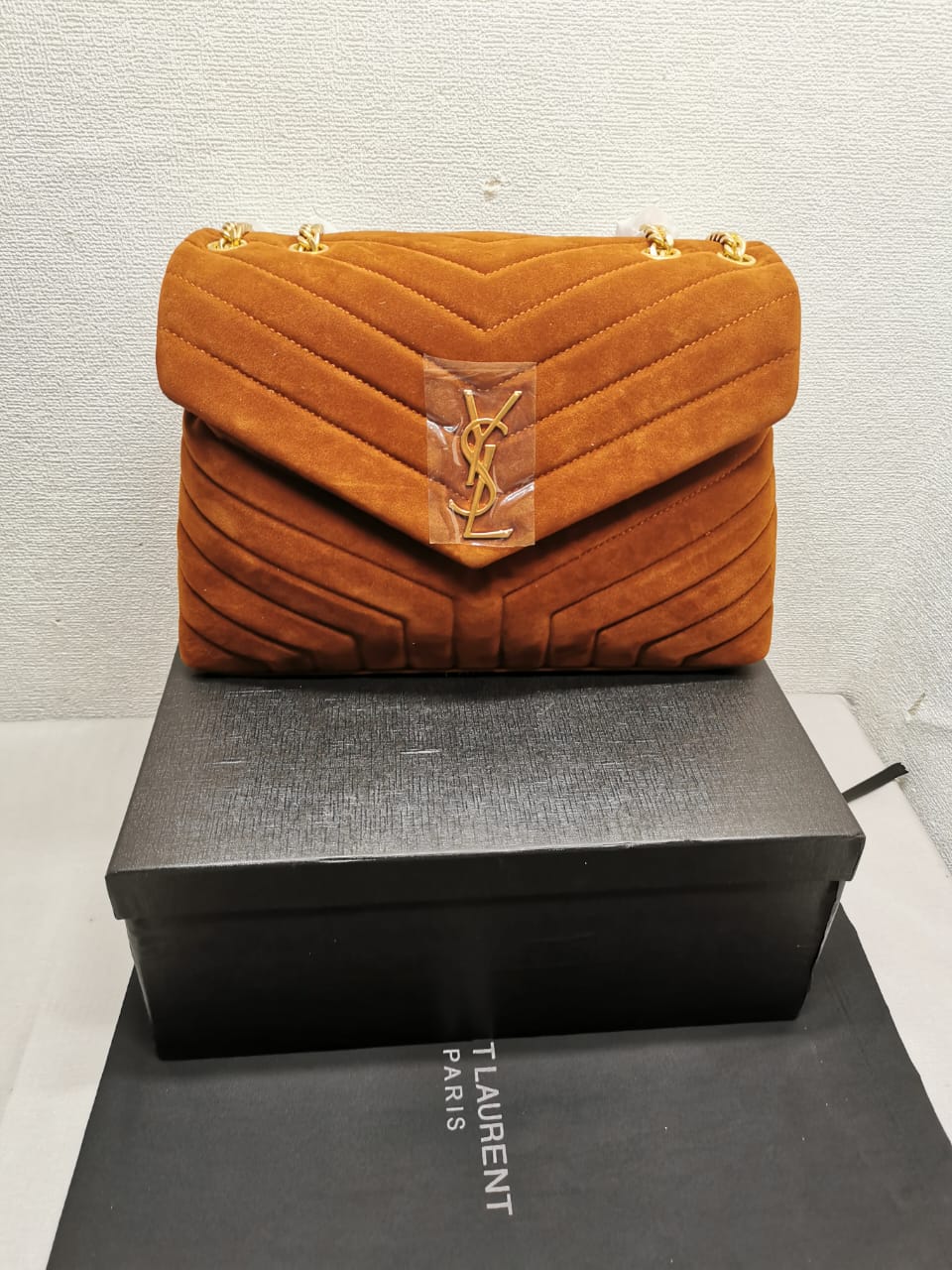 Alternative view of SAINT LAURENT LOULOU MEDIUM IN SUEDE CINNAMON BROWN 31CM 5749461U8C77761