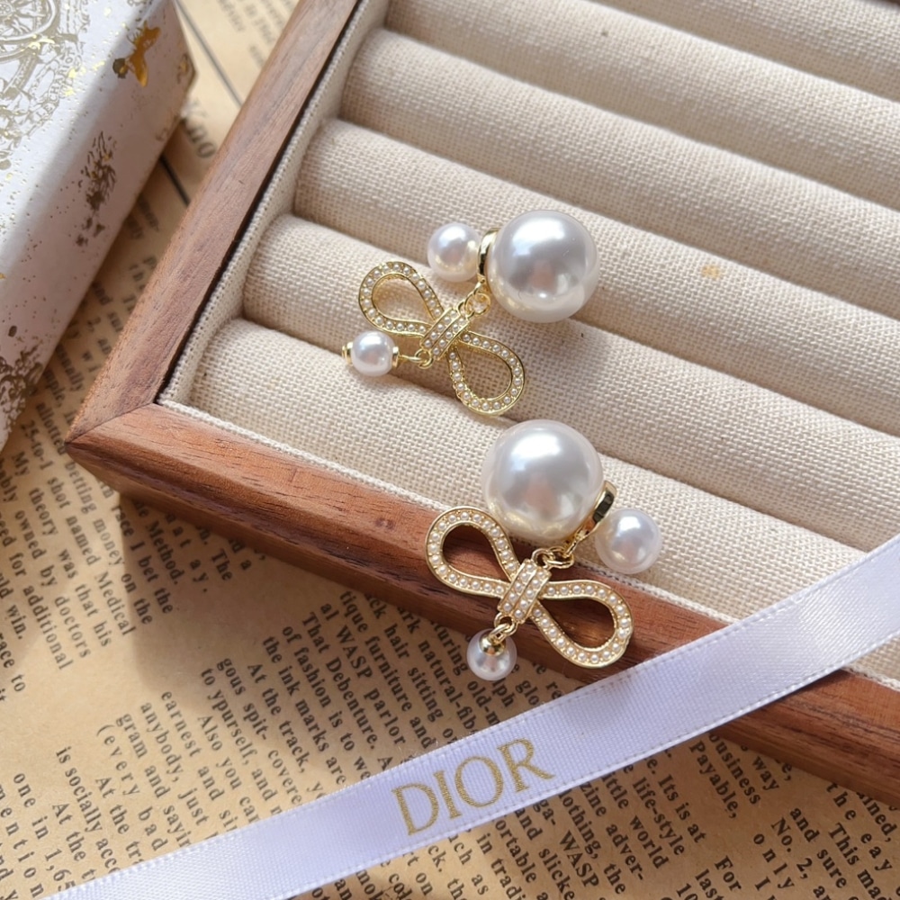 GIFT SET: DIOR LADY BAG PASTEL PINK & TRIBALES PEARLS EARRINGS - Image 10