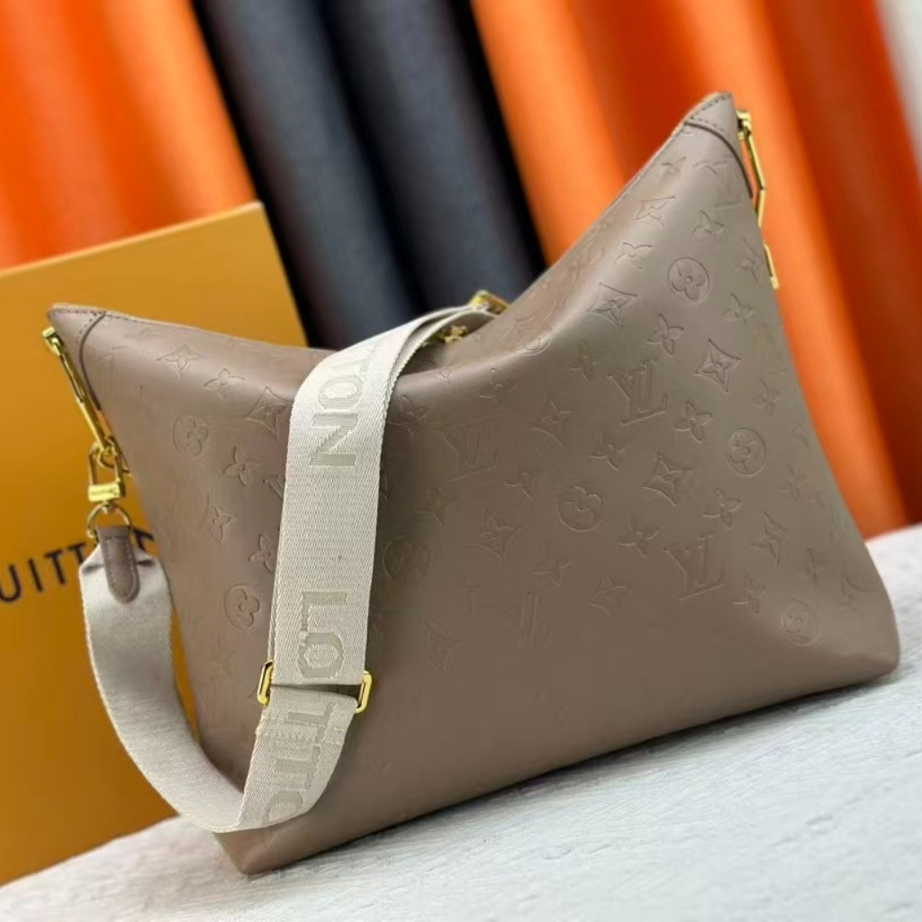 Louis Vuitton Coussin Hobo MM Galet Grey 30Cm M12071 - Image 5