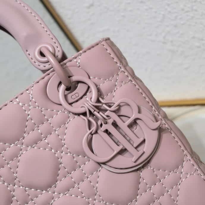 GIFT SET: DIOR LADY BAG PASTEL PINK & TRIBALES PEARLS EARRINGS - Image 5