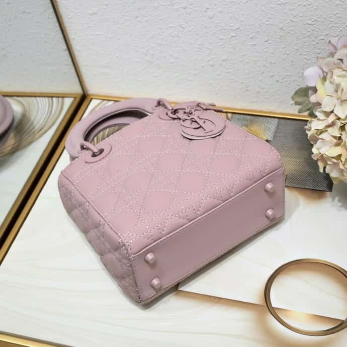 GIFT SET: DIOR LADY BAG PASTEL PINK & TRIBALES PEARLS EARRINGS - Image 4