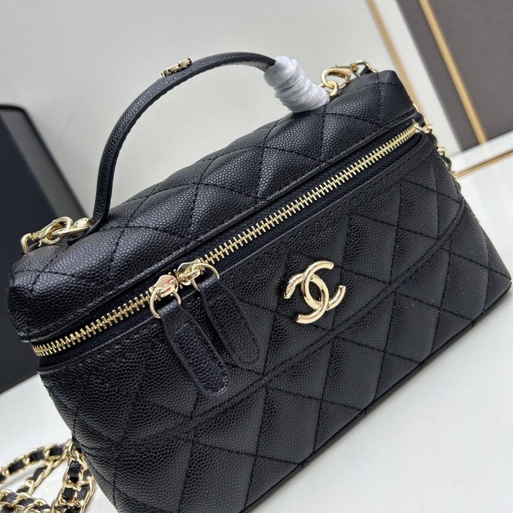 Chanel 25C Vanity With Chain Gold Hardware Black 19Cm - Image 5