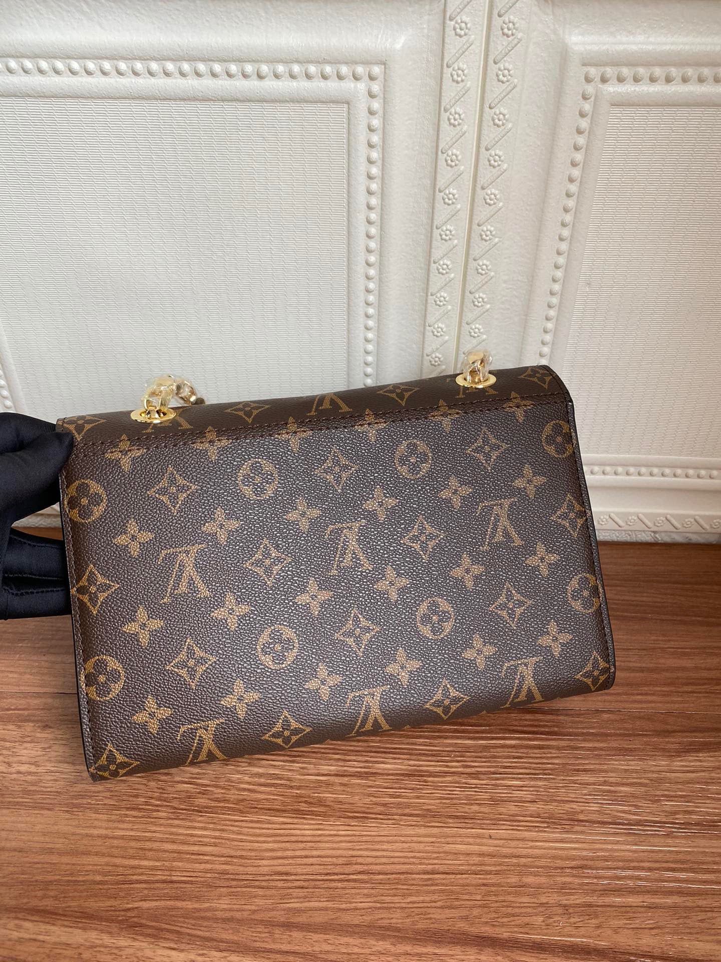 LOUIS VUITTON VICTOIRE NOIR M41730 - Image 4