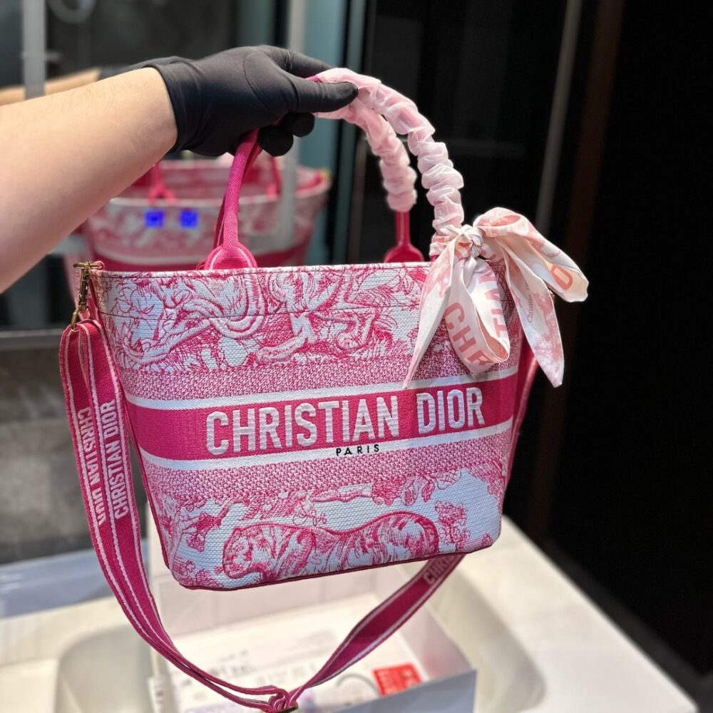 Alternative view of GIFT SET: DIOR DIORIVIERA BASKET BAG CANDY PINK & TRIBALES EARRINGS GOLD