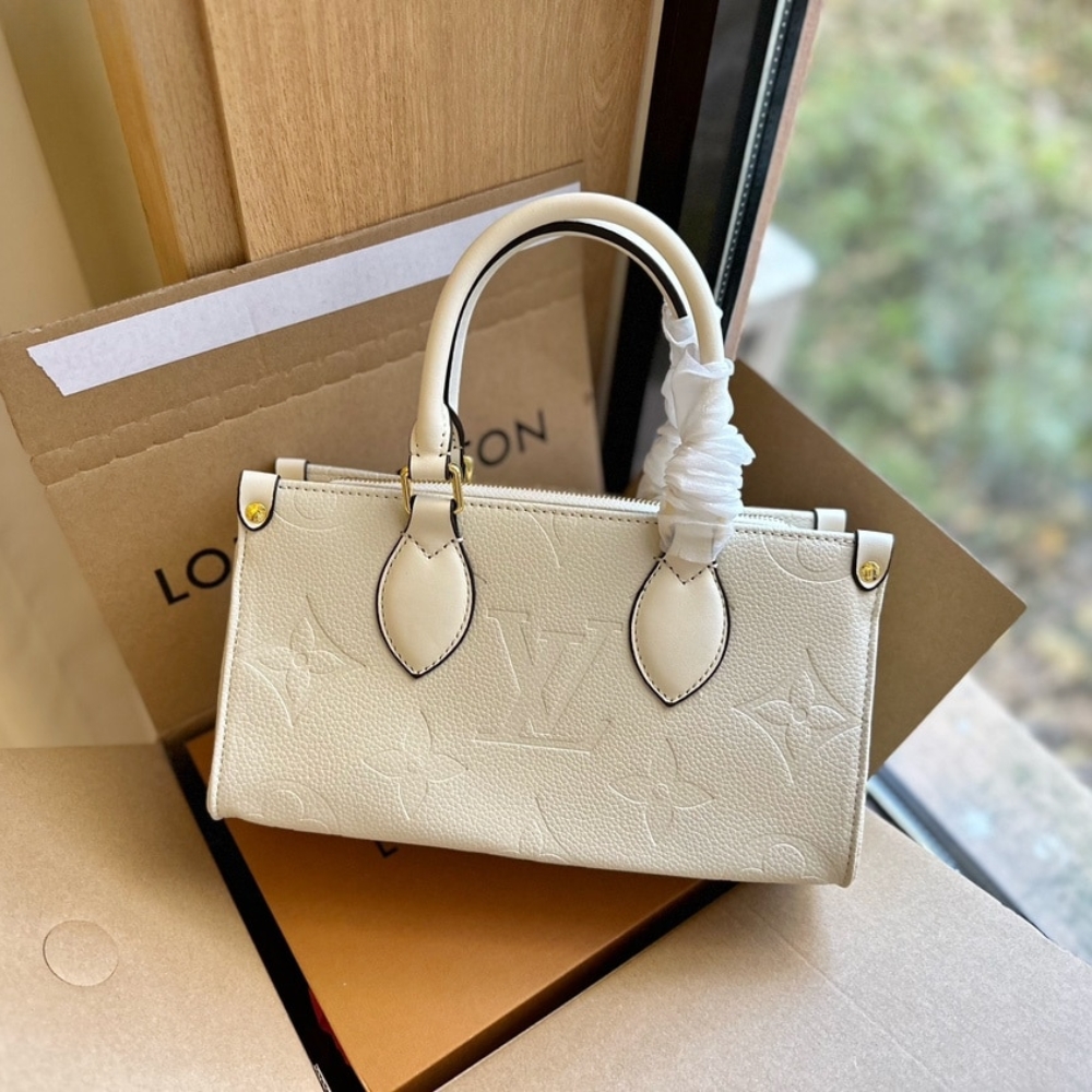 Alternative view of LOUIS VUITTON ONTHEGO EAST WEST BAG CREME BEIGE 25CM M23698