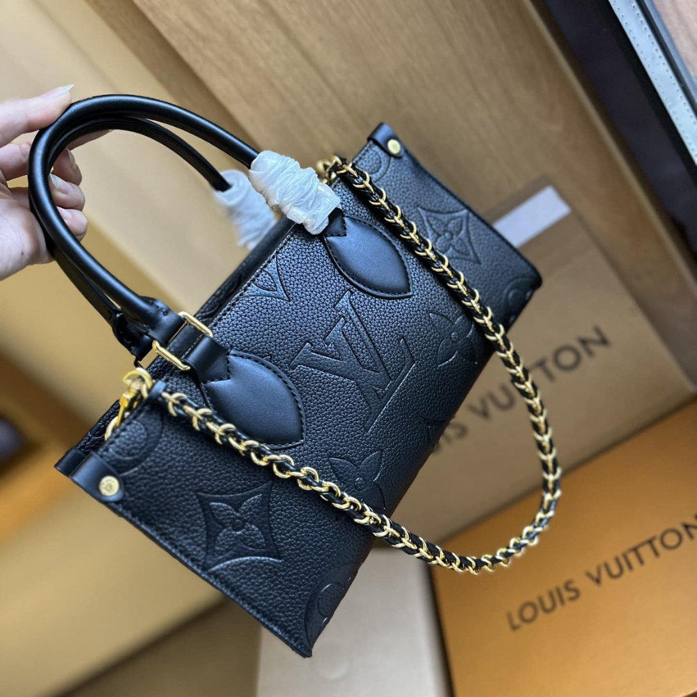 Alternative view of LOUIS VUITTON ONTHEGO EAST WEST BAG BLACK 25CM M23640