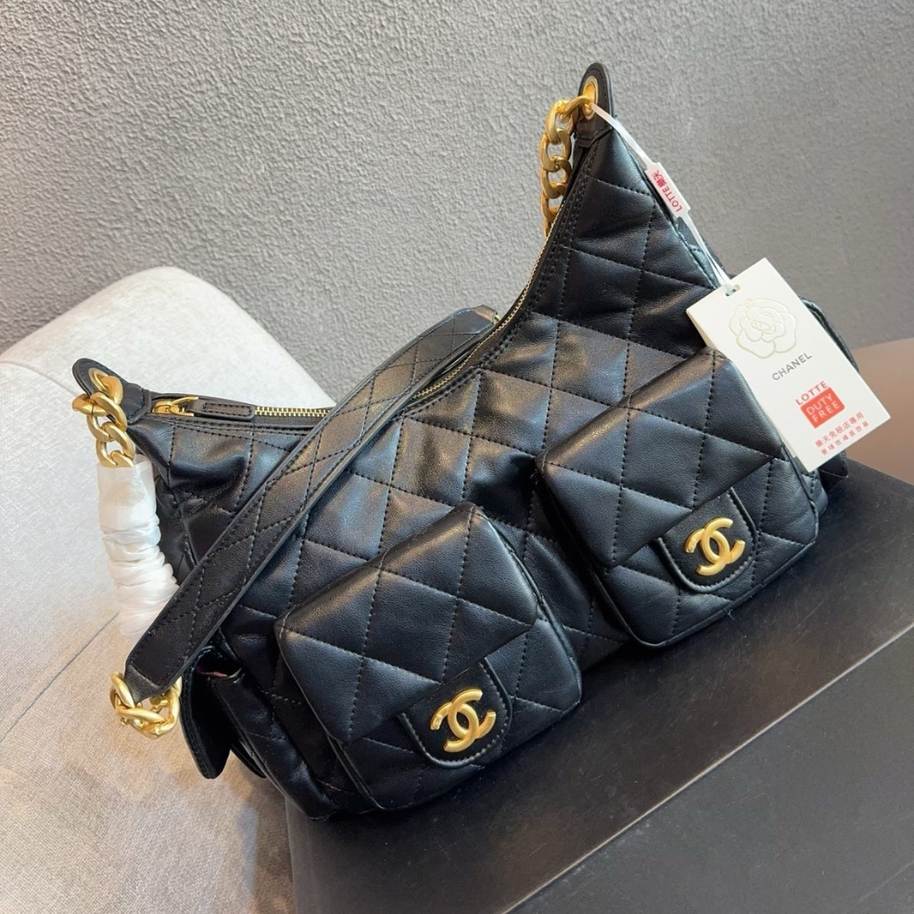 Chanel Large Hobo Bag Gold Tone Metal Black 31Cm - Image 3
