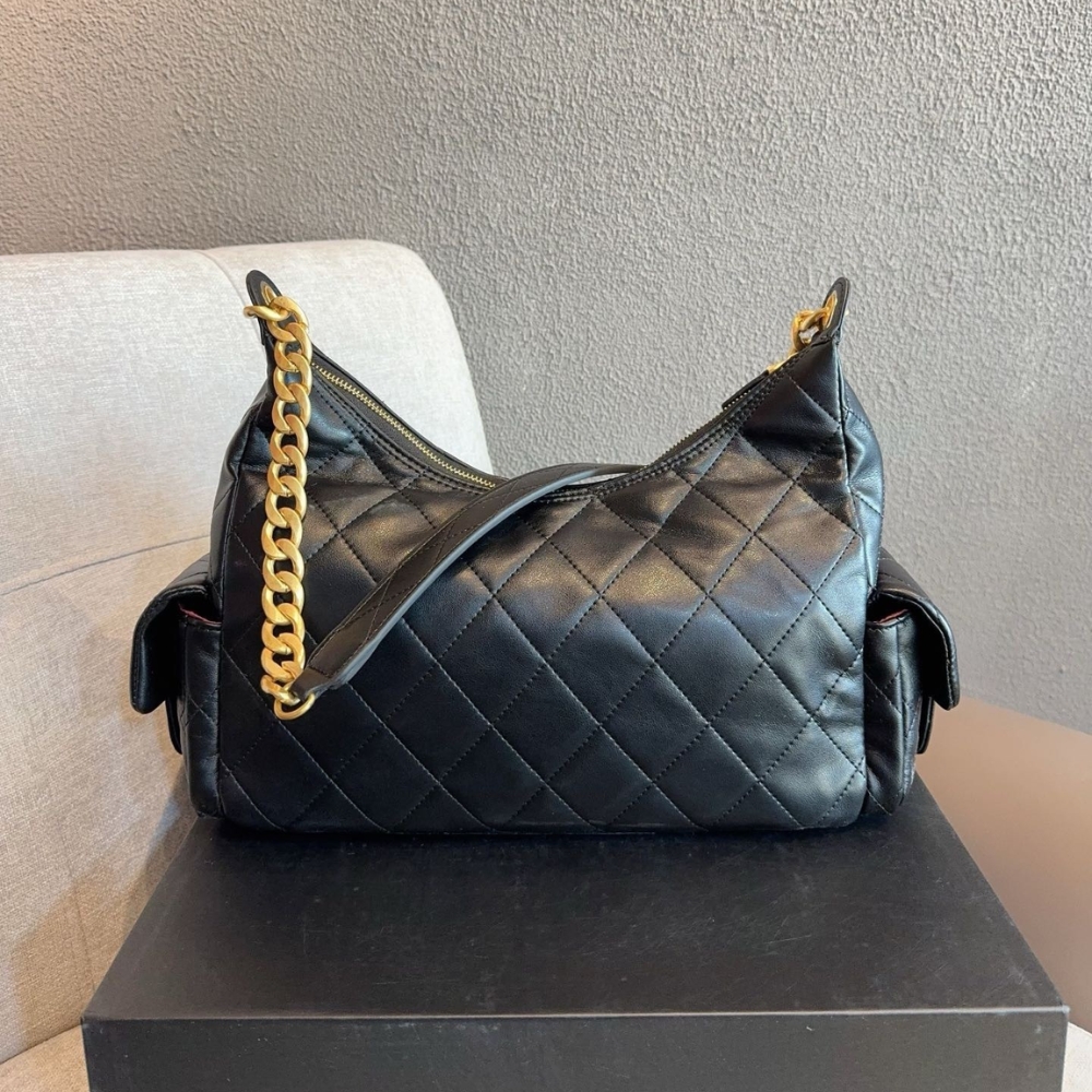 Chanel Large Hobo Bag Gold Tone Metal Black 31Cm - Image 6