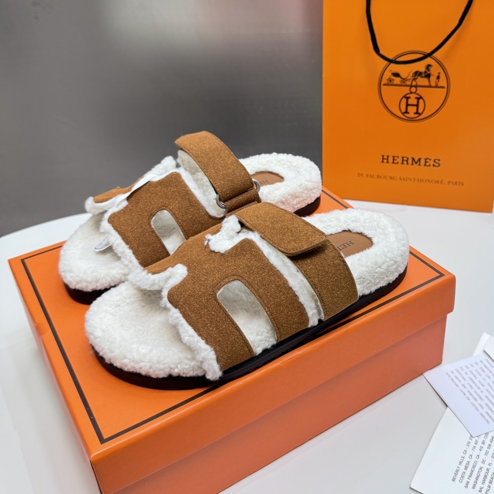 Alternative view of HERMES CHYPRE SANDAL SMOKY BROWN AND ECRU H222929ZHE5420