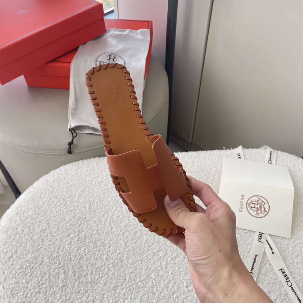 HERMÈS ORAN SANDALS STITCHING IN BROWN - Image 4