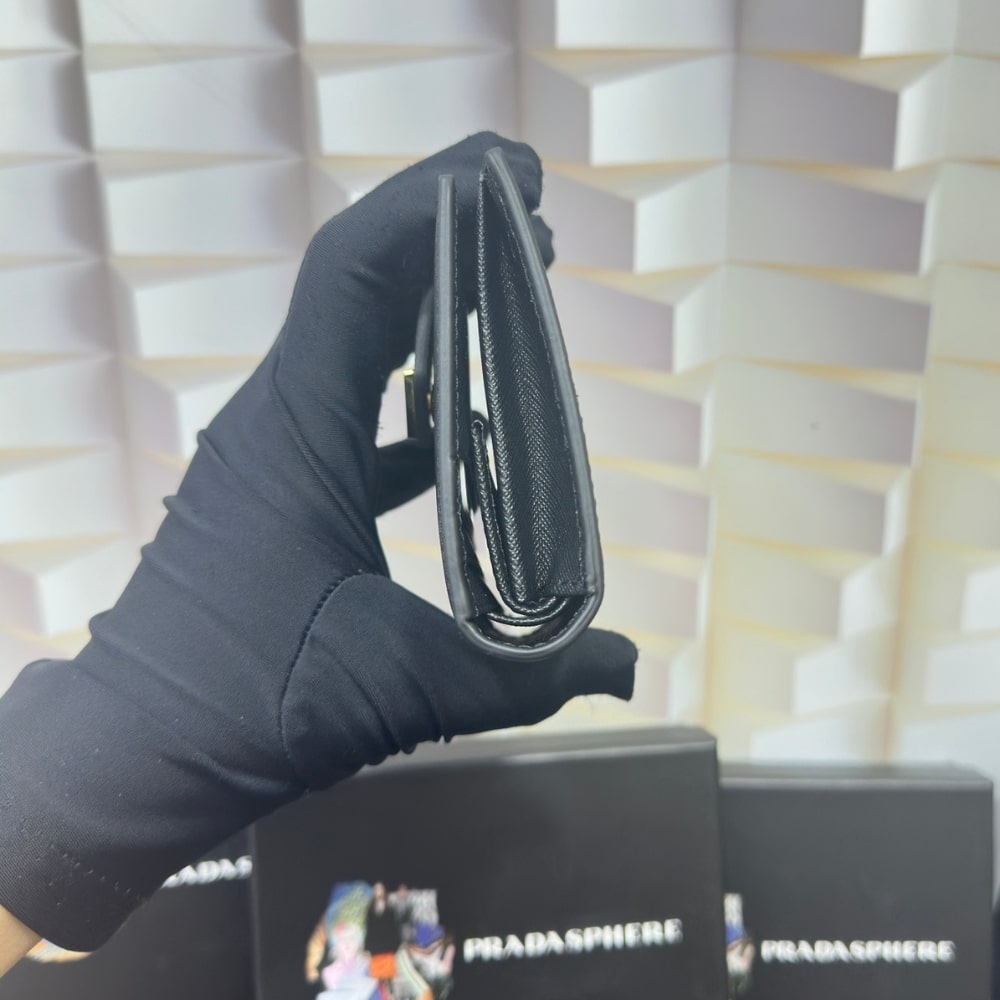 GIFT SET: PRADA MEDIUM HANDBAG BLACK & SAFFIANO VERTICAL SHORT WALLET - Image 11