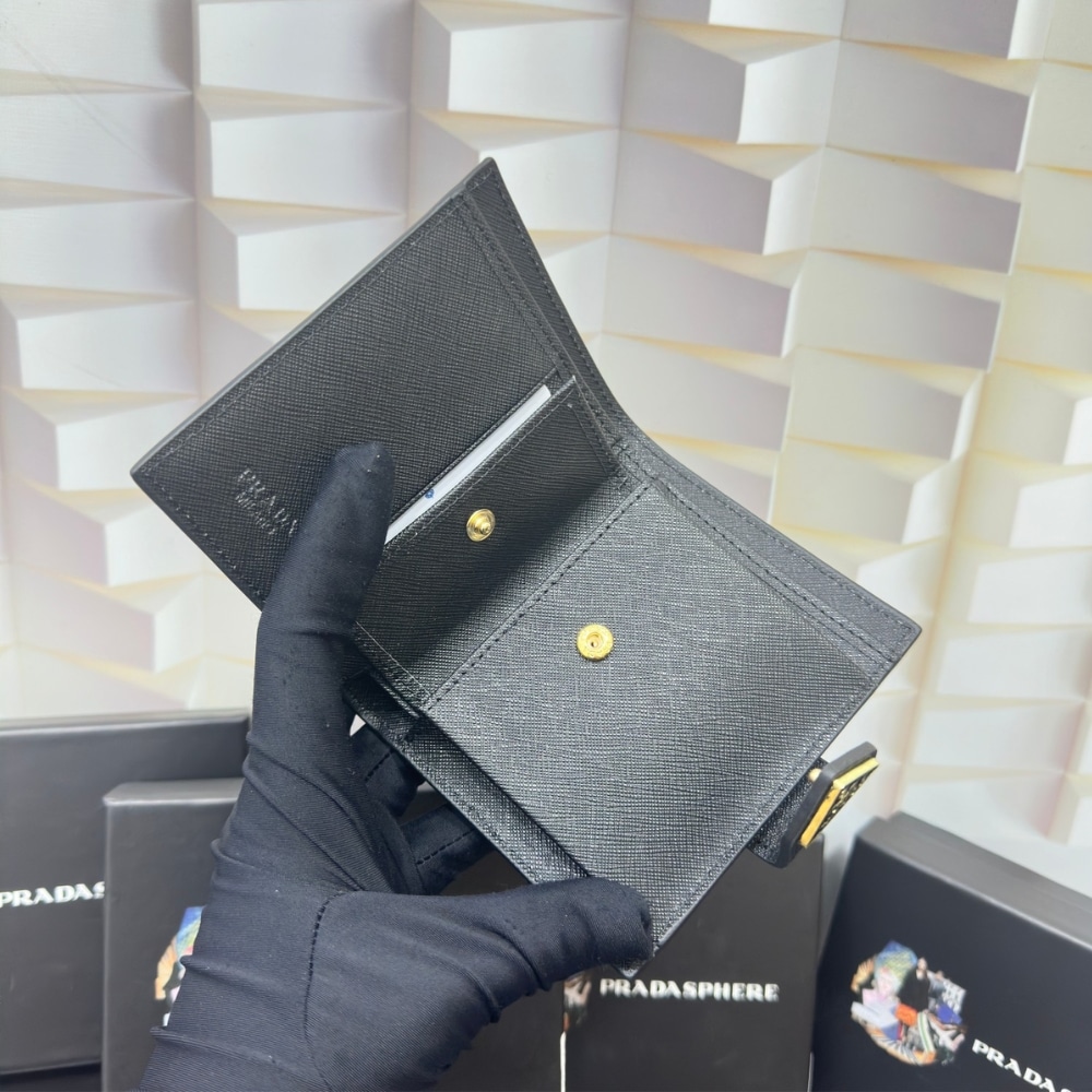 GIFT SET: PRADA MEDIUM HANDBAG BLACK & SAFFIANO VERTICAL SHORT WALLET - Image 12