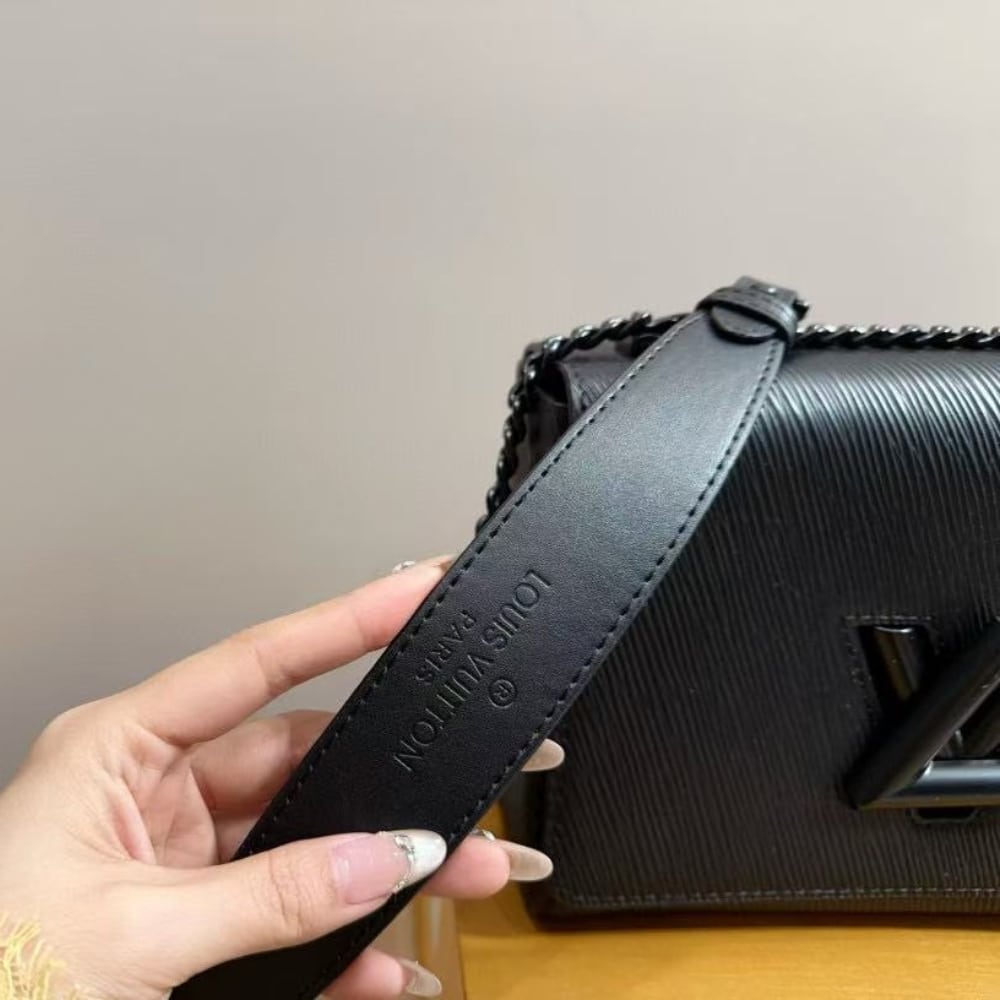 LOUIS VUITTON TWIST MM BAG ALL BLACK 23CM M25325 - Image 4