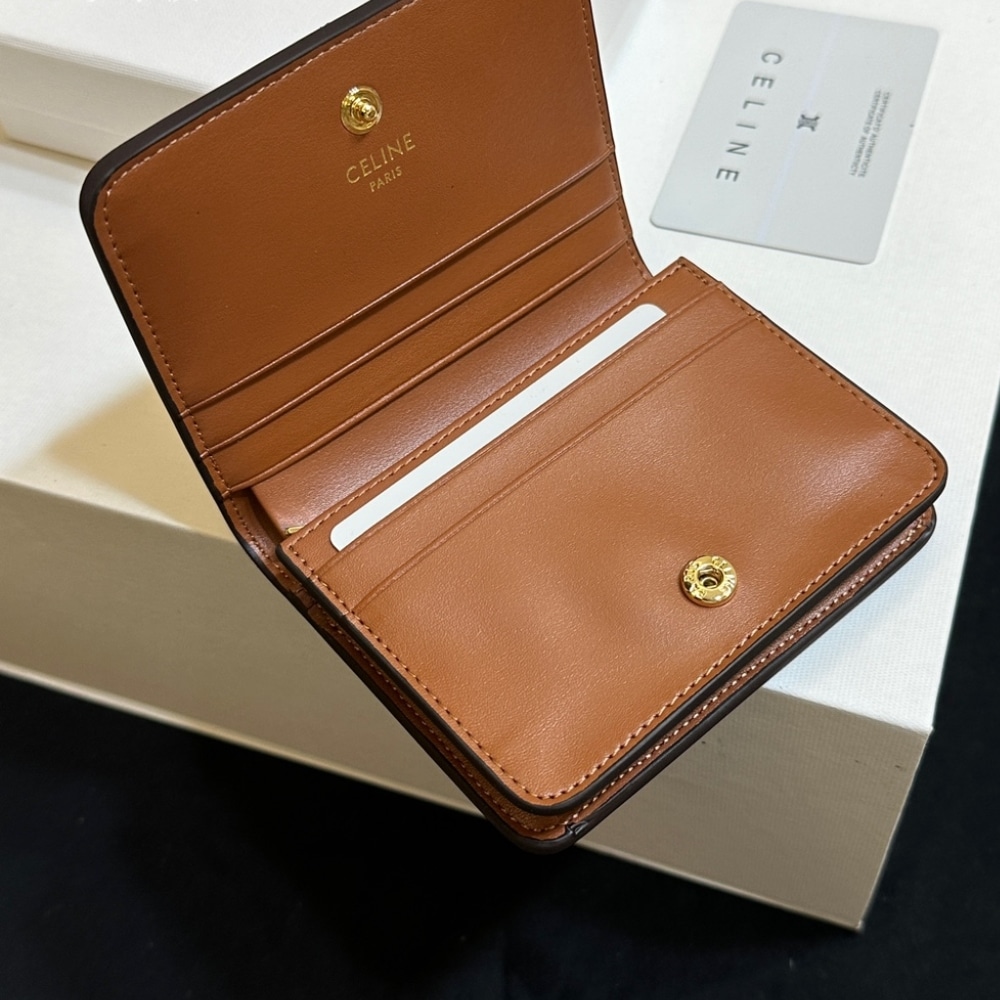 GIFT SET: CELINE CLASSIQUE TRIOMPHE BAG IN TAN & SMALL TRIOMPHE CANVAS TAN WALLET - Image 11
