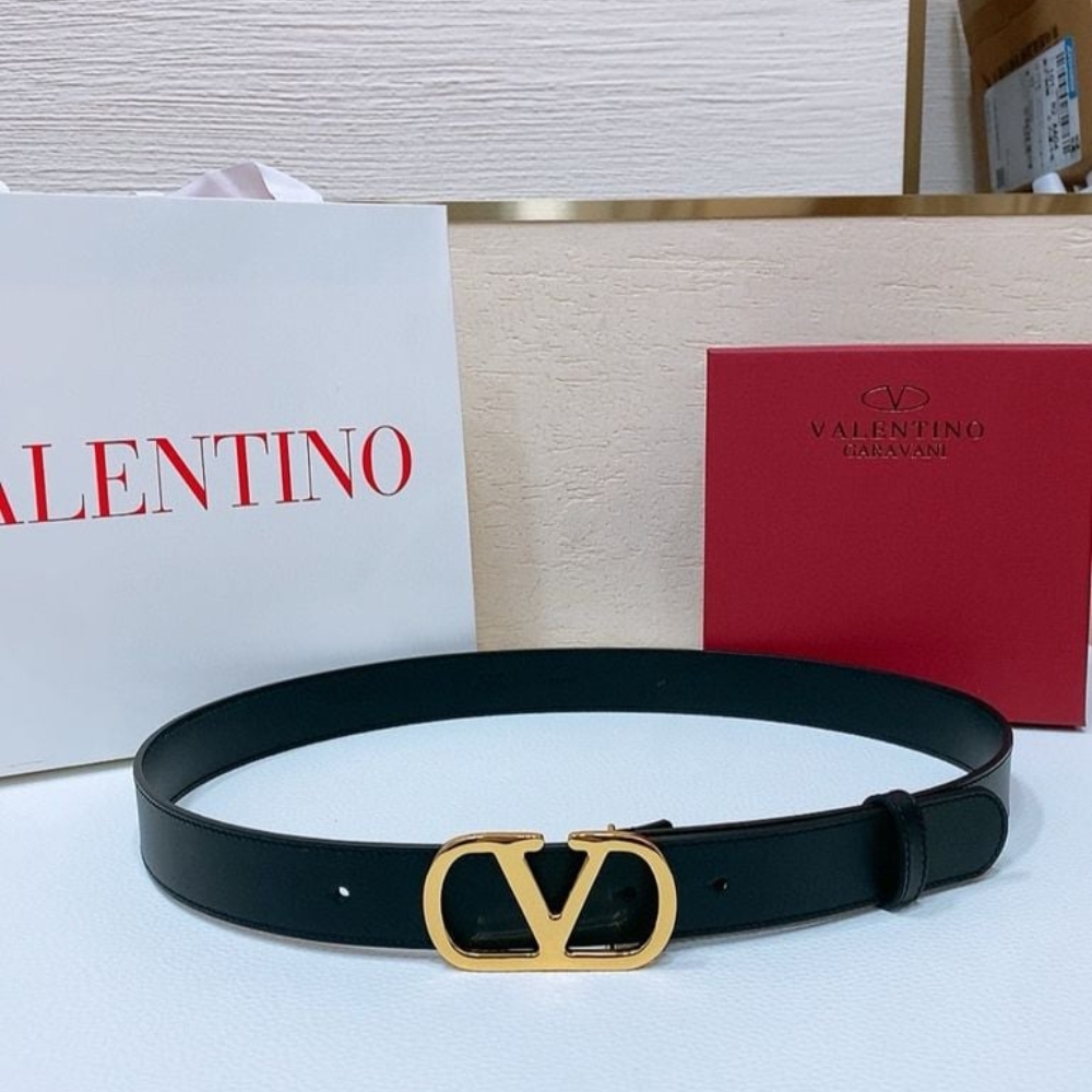 GIFT SET: VALENTINO LOCÒ SMALL SHOULDER BAG IN CALFSKIN BLACK & GARAVANI LEATHER BELT VLOGO REVERSIBLE BLACK - Image 5