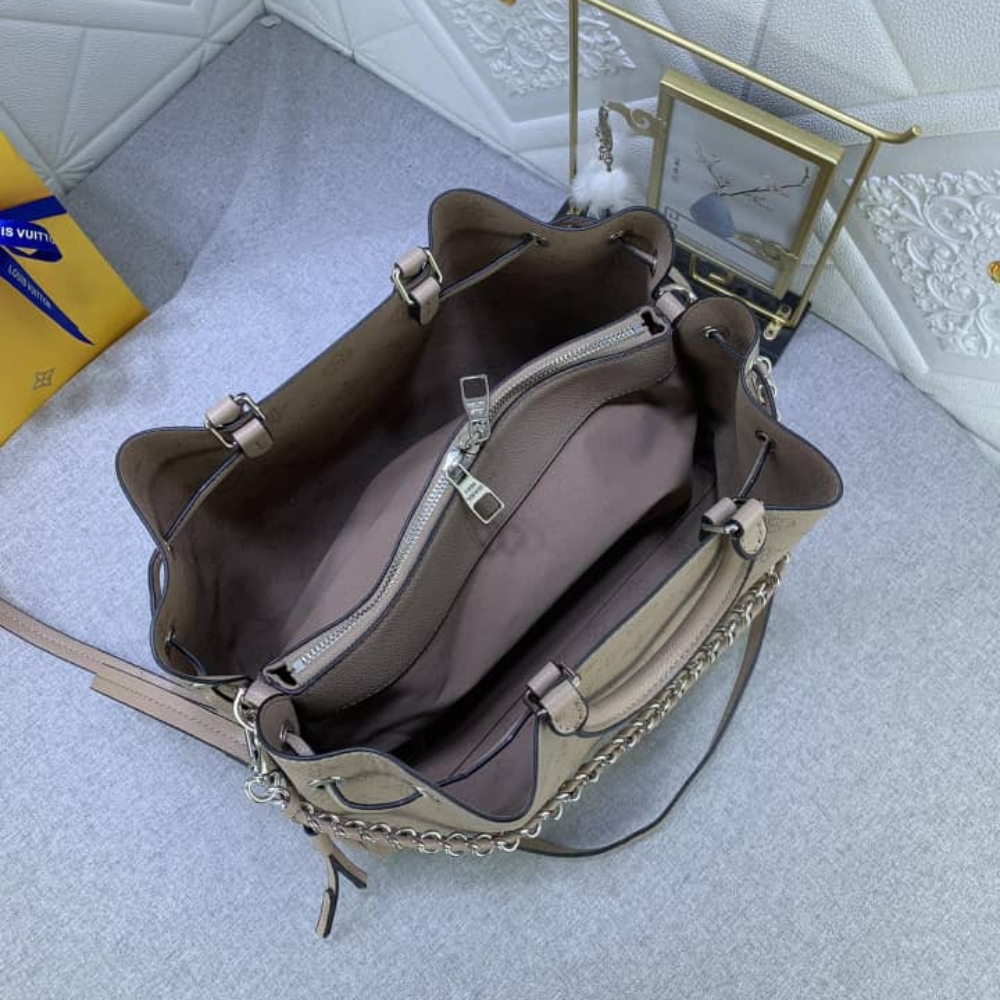 Louis Vuitton Bella Tote Mahina Galet 32Cm M59201 - Image 10