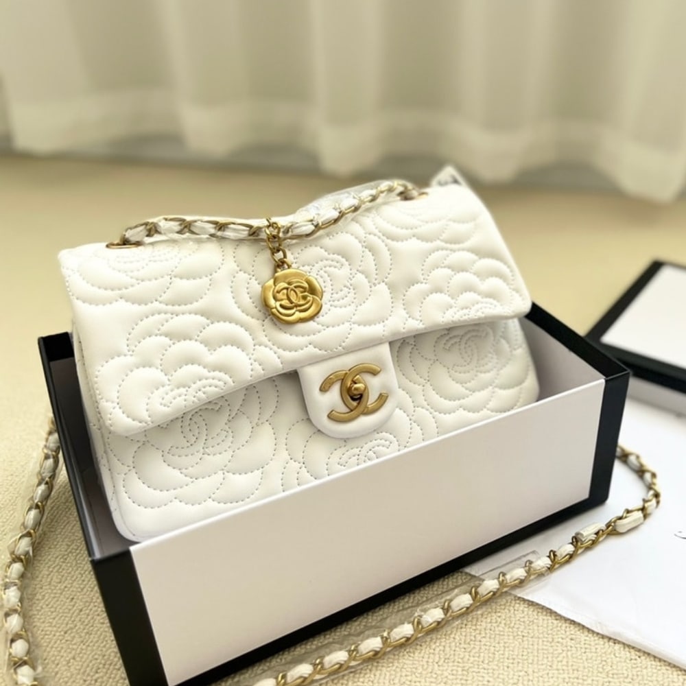Alternative view of GIFT SET: CHANEL FLAP BAG CAMELLIA FLOWER WHITE & FOUR LEAF CLOVER HEART EARRINGS