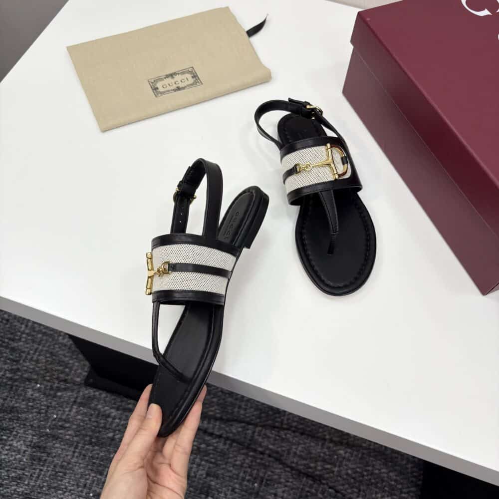 GUCCI WOMEN'S THONG SANDAL WITH HORSEBIT BLACK 834431 AAEZJ 1072 - Image 4