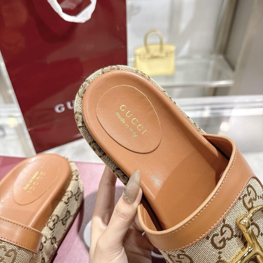 GUCCI WOMEN’S PLATFORM SLIDES WITH HORSEBIT BROWN - Image 6