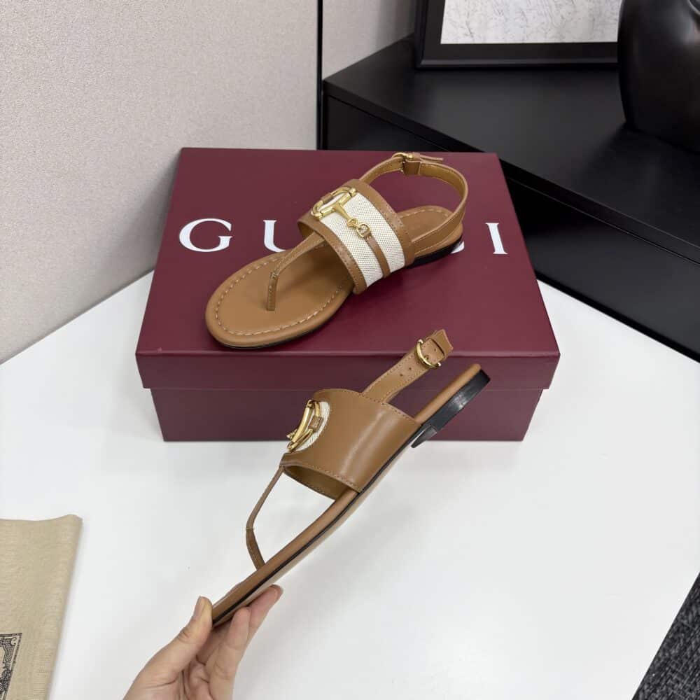 GUCCI WOMEN'S THONG SANDAL WITH HORSEBIT LIGHT BROWN 834431 AAEZJ 2744 - Image 3
