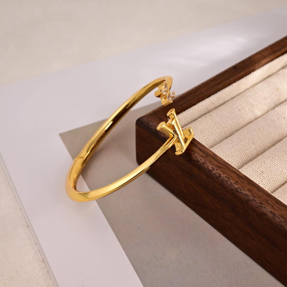 LOUIS VUITTON LV ICONIC FLOWER BRACELET GOLD M1197S - Image 5