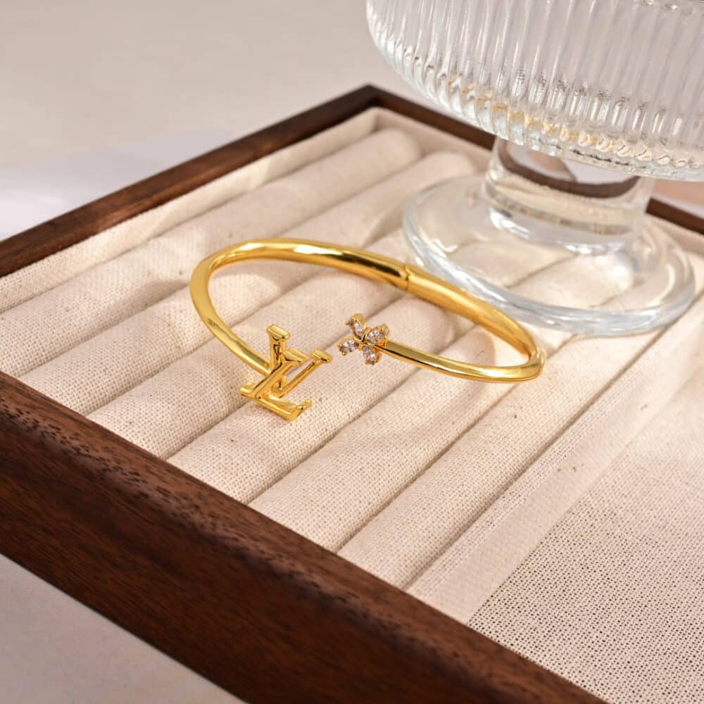 LOUIS VUITTON LV ICONIC FLOWER BRACELET GOLD M1197S - Image 3