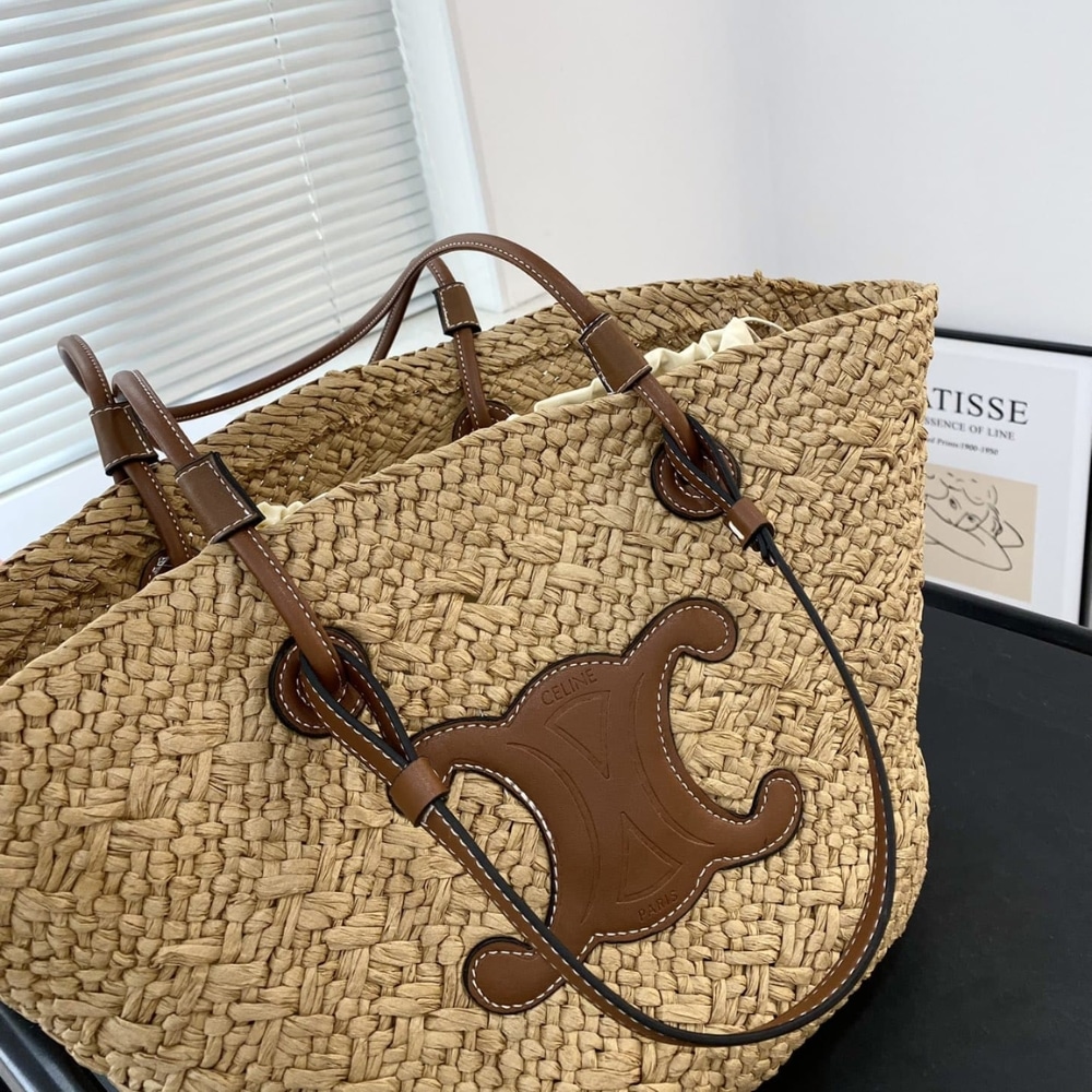 SUMMER SET: CELINE TRIOMPHE PANIER IN RAFFIA AND CALFSKIN TAN & SUNGLASSES METAL OVALE GOLD - Image 4