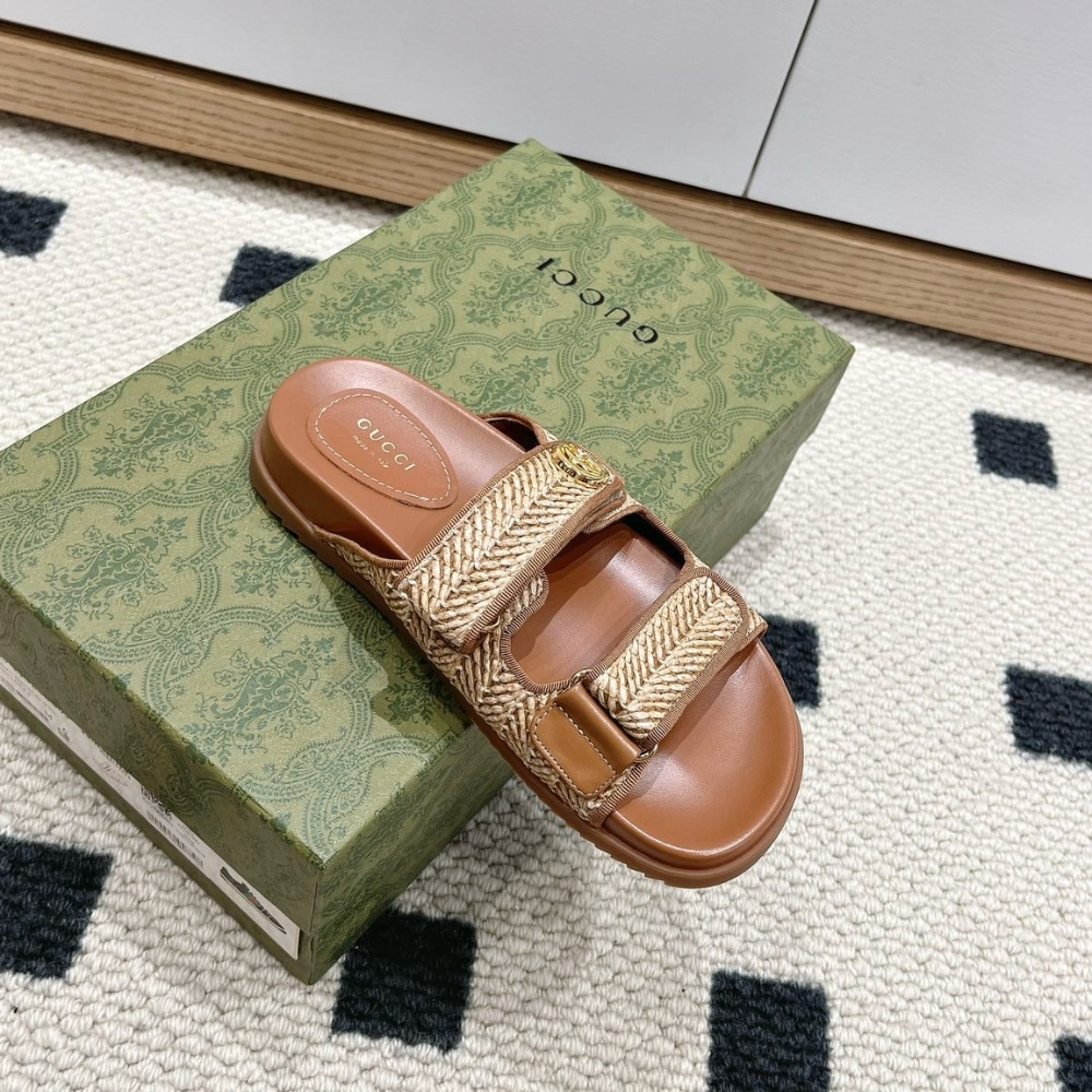 SUMMER SET: GUCCI MEDIUM STRAW TOTE WITH PATCH NATURAL 27CM & SANDAL WITH DOUBLE G NATURAL RAFFIA BROWN - Image 8