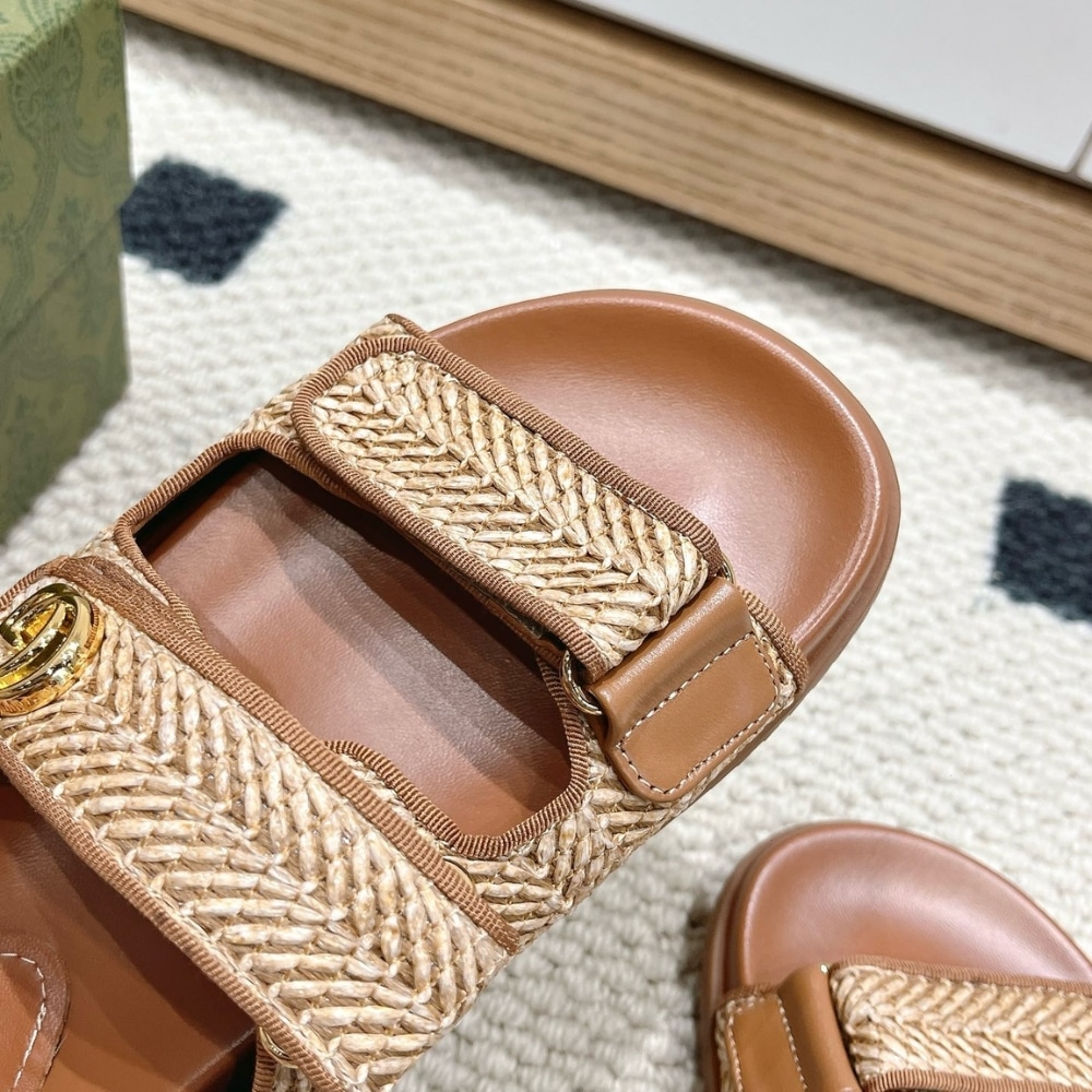 SUMMER SET: GUCCI MEDIUM STRAW TOTE WITH PATCH NATURAL 27CM & SANDAL WITH DOUBLE G NATURAL RAFFIA BROWN - Image 9