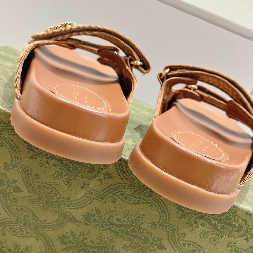 SUMMER SET: GUCCI MEDIUM STRAW TOTE WITH PATCH NATURAL 27CM & SANDAL WITH DOUBLE G NATURAL RAFFIA BROWN - Image 10