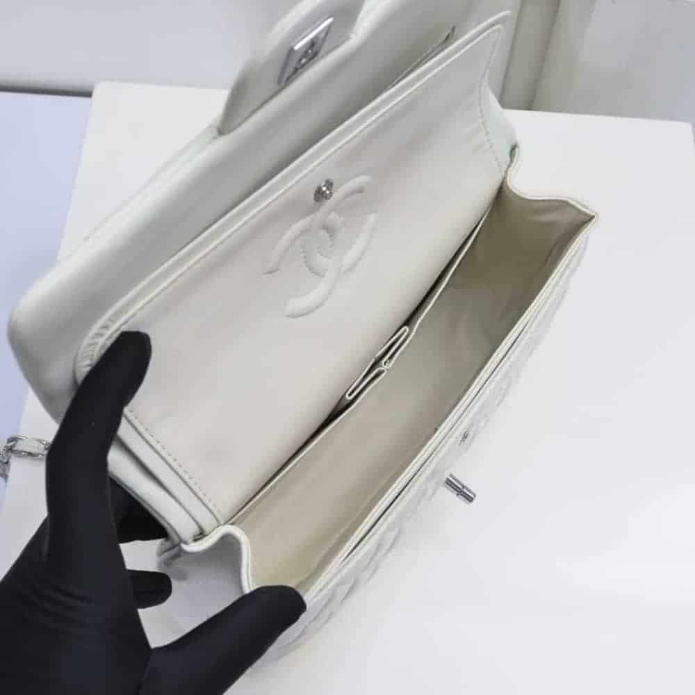 SUMMER SET: CHANEL CLASSIC DOUBLE FLAP BAG WHITE SILVER HARDWARE & SQUARE SUNGLASSES TWEED ACCENT IN WHITE - Image 4