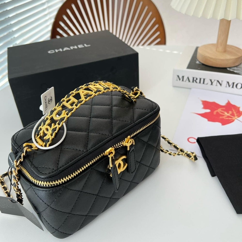 SUMMER SET: CHANEL SMALL VANITY CASE SS22 BLACK & MULTI LETTERS SQUARE SILK SCARF BLACK WHITE - Image 3