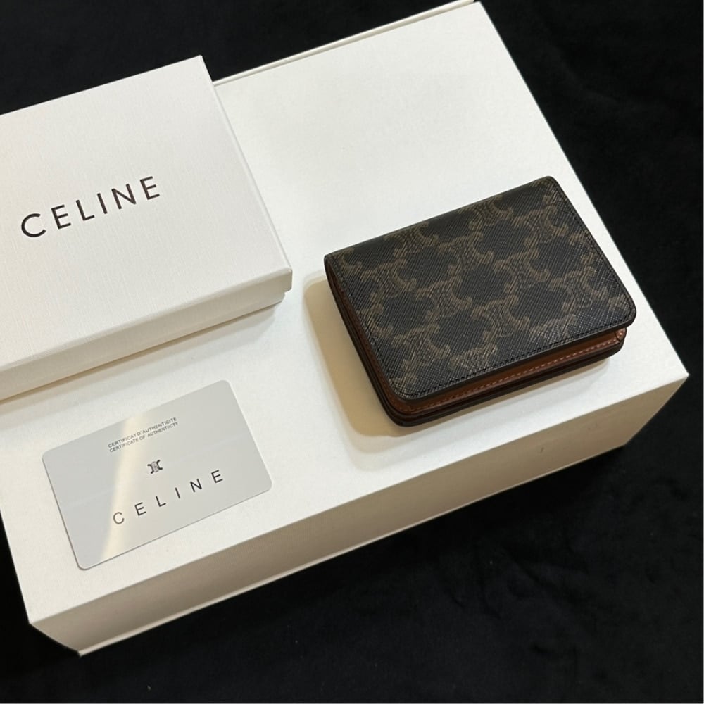 SUMMER SET: CELINE CLASSIQUE TRIOMPHE BAG IN TAN & SMALL TRIOMPHE CANVAS TAN WALLET - Image 8