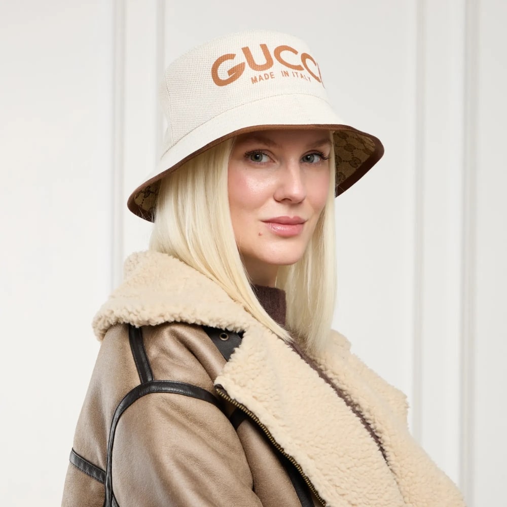 SUMMER SET: GUCCI MEDIUM TOTE BAG WITH GUCCI PRINT BEIGE 28CM & ARNAUD BOB REVERSIBLE BUCKET HAT BEIGE - Image 12