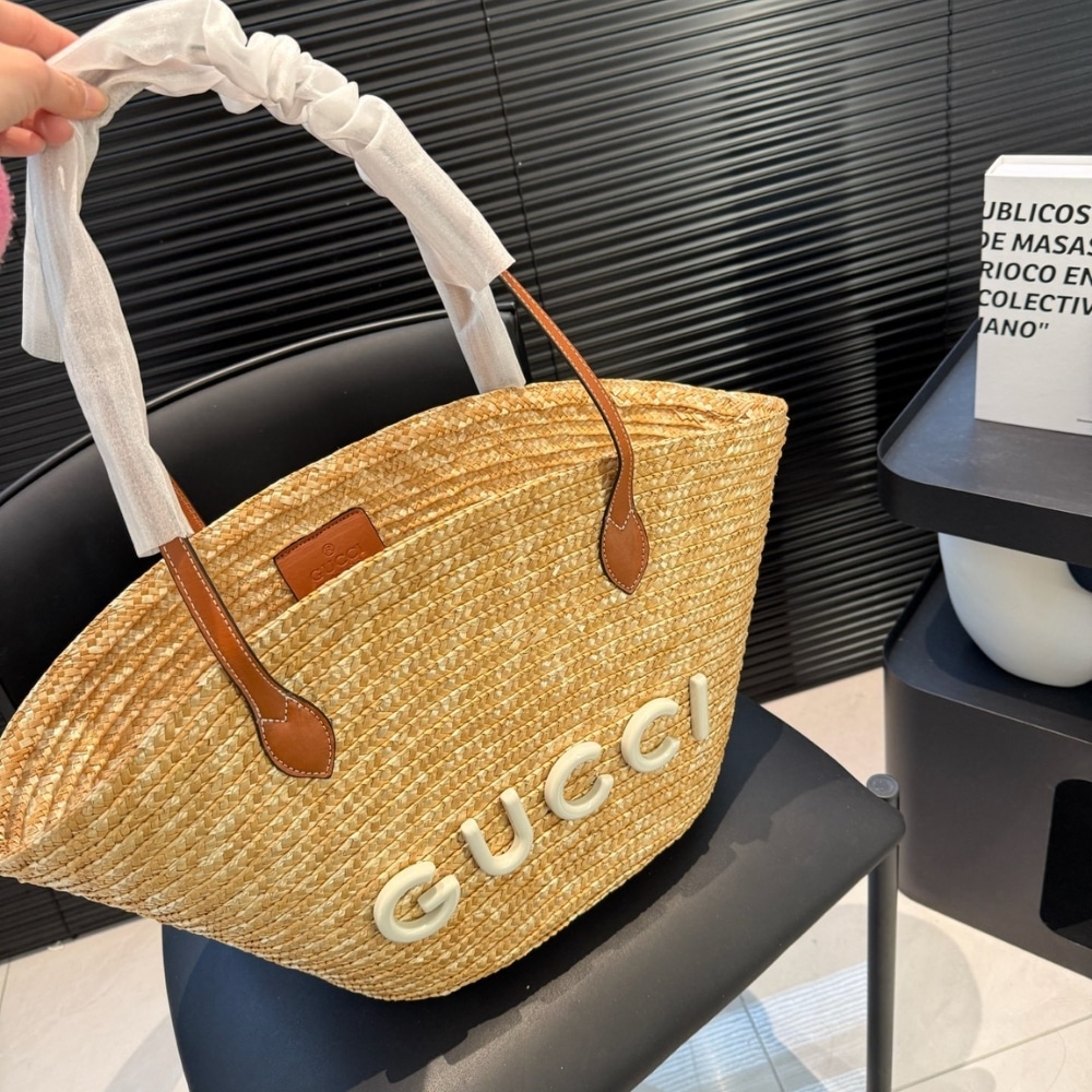 SUMMER SET: GUCCI MEDIUM STRAW TOTE WITH PATCH NATURAL 27CM & SANDAL WITH DOUBLE G NATURAL RAFFIA BROWN - Image 3