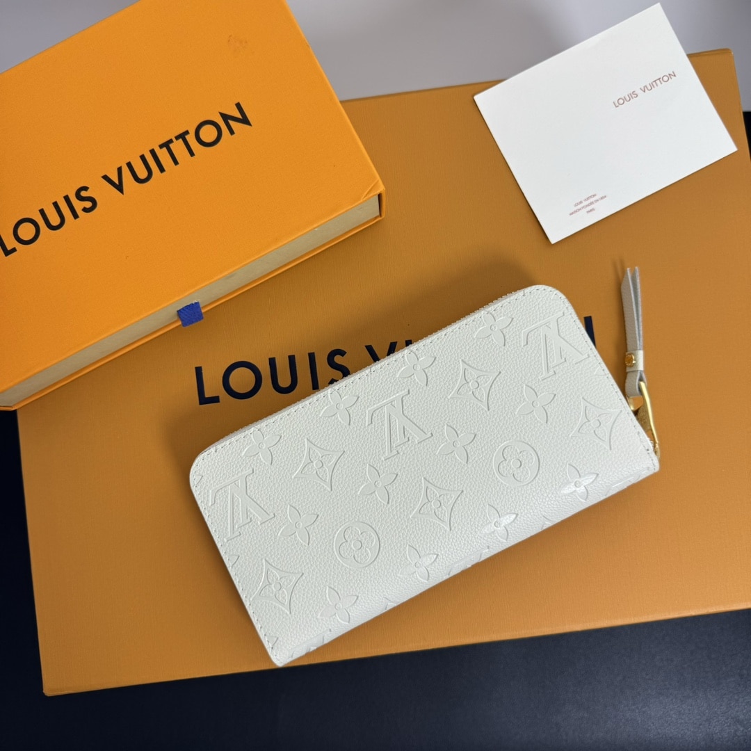 ICONIC SET: LOUIS VUITTON LOW KEY CABAS MM & ZIPPY WALLET - Image 8