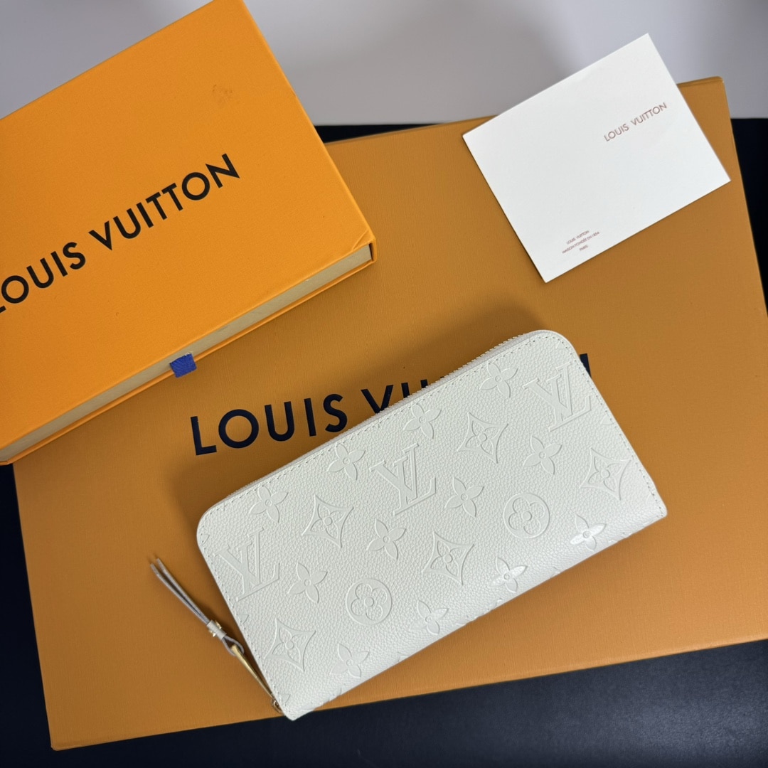 ICONIC SET: LOUIS VUITTON LOW KEY CABAS MM & ZIPPY WALLET - Image 7
